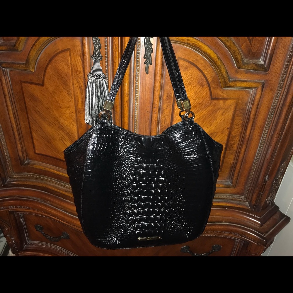 Brahmin Thelma tote XL 18”w X14-3/4”H x 4-3/4”D